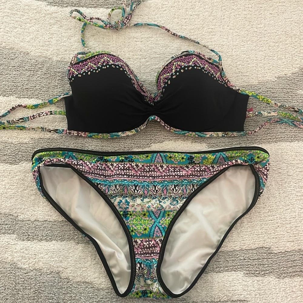 Victoria Secret Bikini size 36b top and medium bottom